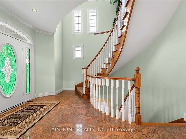 1081 Glencairn Ave — Photo 4