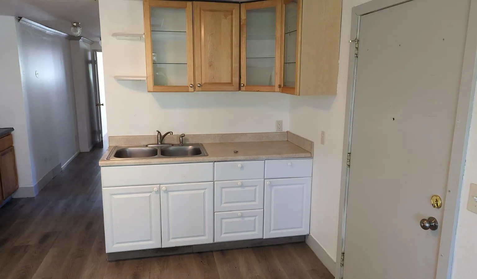 1 bed, 650 sqft, $1,350 — Photo 2