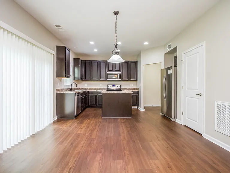 4004 Alicia Ln — Photo 7