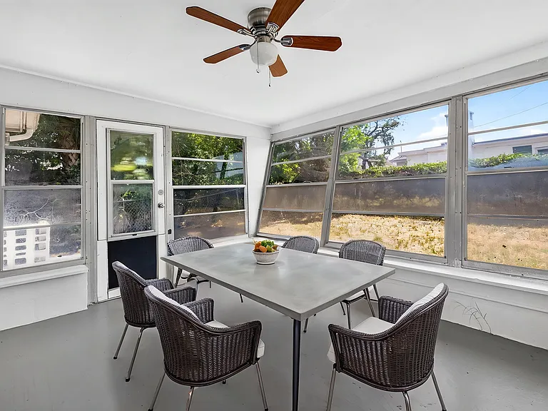 3723 Kingsbury Dr — Photo 17