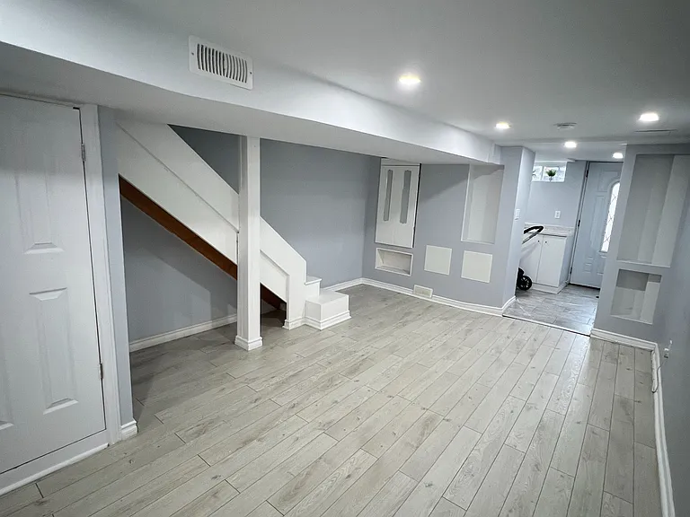 102 Barton Ave #BASEMENT — Photo 5