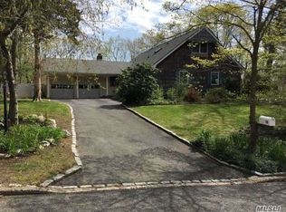 16 Skyview Ln, Stony Brook, NY 11790