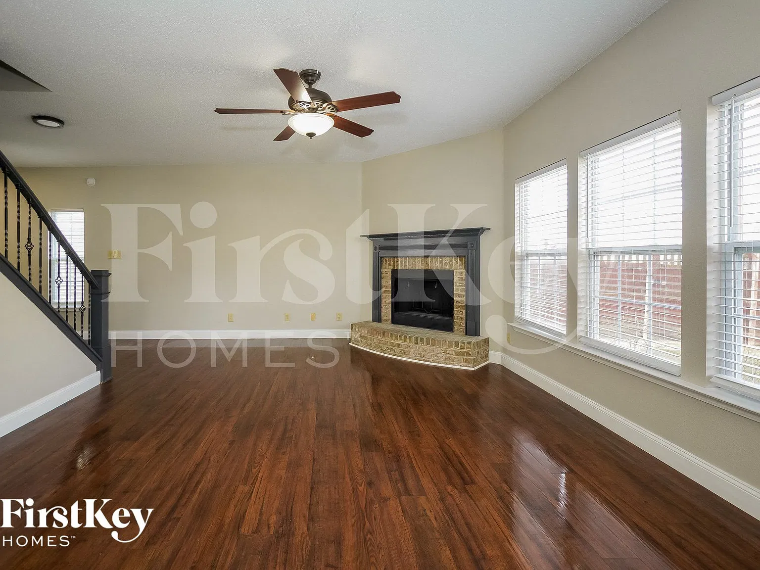 4 bed, 2.5 bath, 2938 sqft, $2,660 — Photo 3
