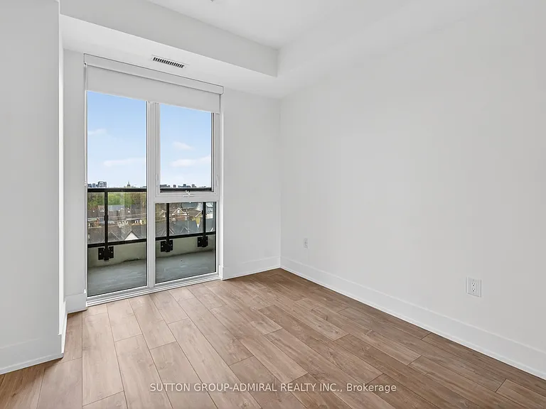 858 Dupont St #534 — Photo 18