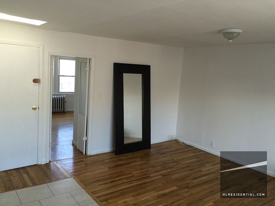1st image of 2122 29th St