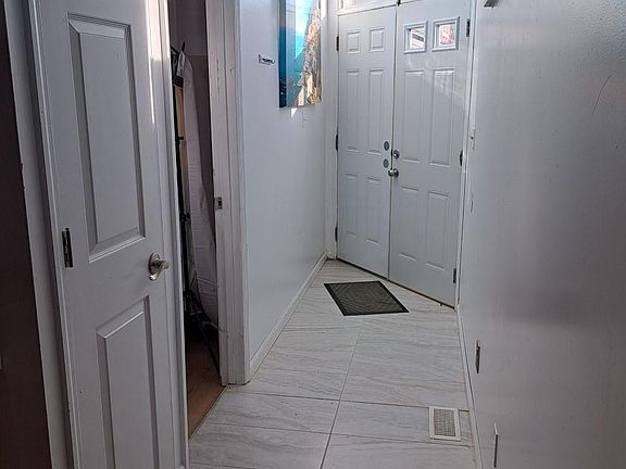 5th image of 2225 Pestalozzi St Floor 1