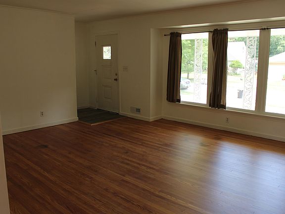 2nd image of 223 Vale Ave S