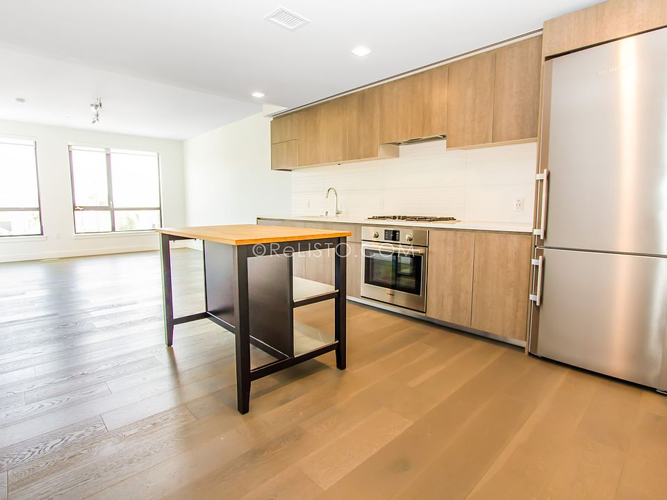 1st image of 1300 22nd St APT 400