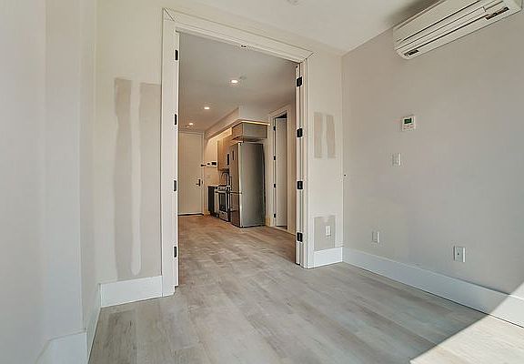 5th image of 324 E 116th St #5C
