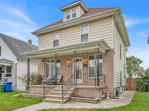 877 Pierre Ave, Windsor, ON N9A 2K6