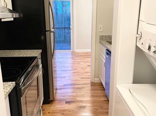 77 Scenic View Dr APT 8, Deep River, CT 06417