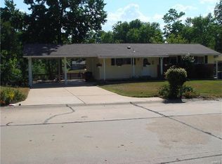 734 Ivygate Dr, Saint Louis, MO 63129