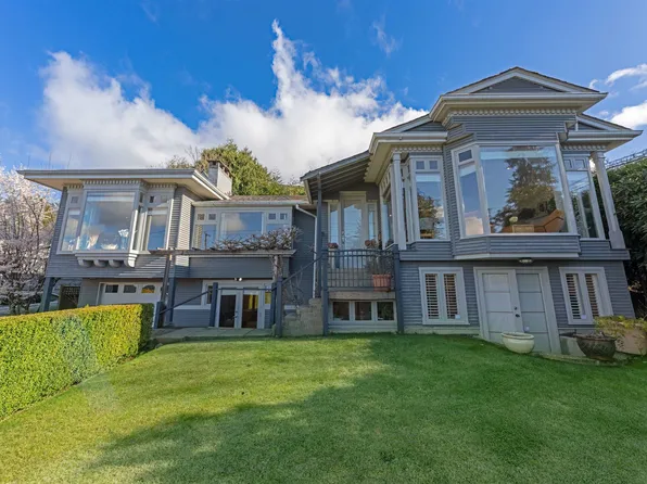 670 Montroyal Blvd, North Vancouver, BC V7R 2G3