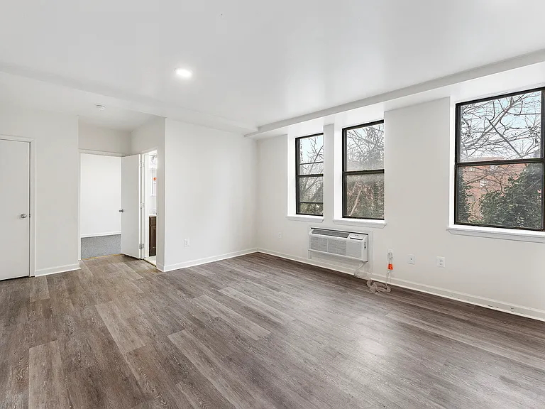 Haverford Apartments — Photo 7