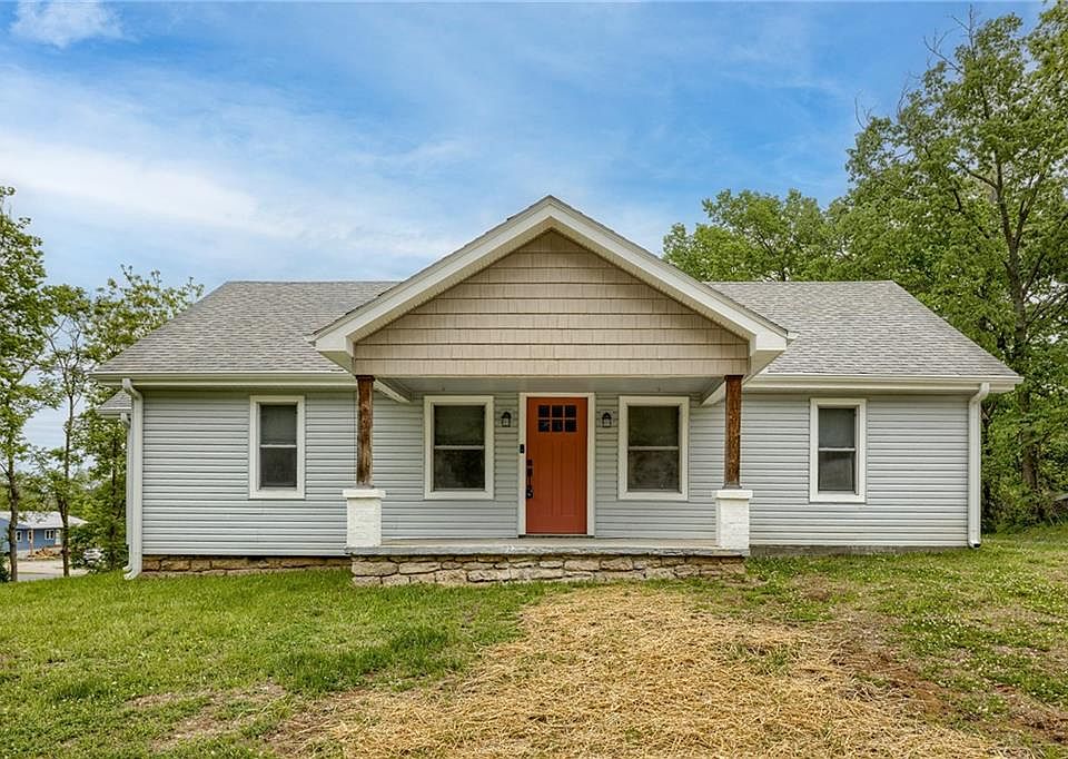 301 S Clay St, Gallatin, MO 64640 | MLS #2435855 | Zillow