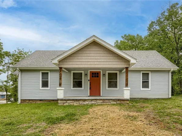 301 S Clay St, Gallatin, MO 64640