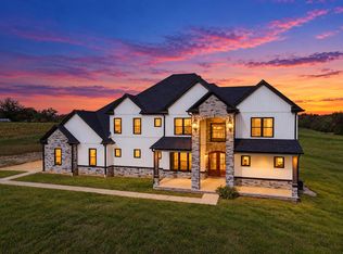 701 Peacock Rd, Paris, KY 40361
