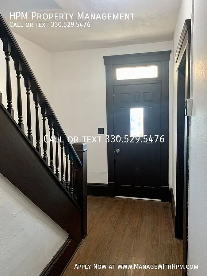 Building Photo - 1721 3rd St SE #2