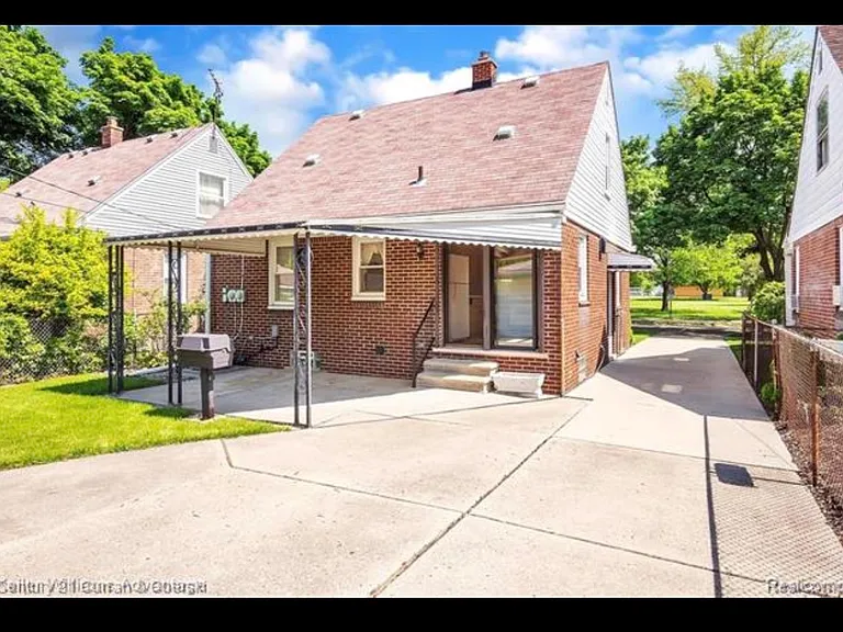 18535 Audette St — Photo 21