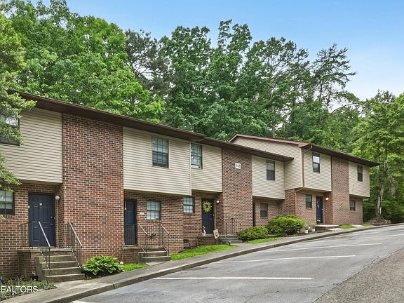 4th image of 446 Tammy Dr #8