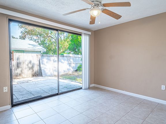 5th image of 4202 Las Vegas Dr
