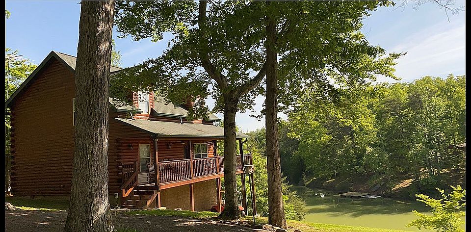 Entrance to lake house  
