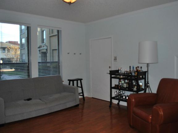 5th image of 2545 Oak St #D-1