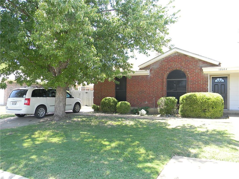 1st image of 10604 Shadywood Dr