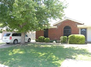 10604 Shadywood Dr, Fort Worth, TX 76140