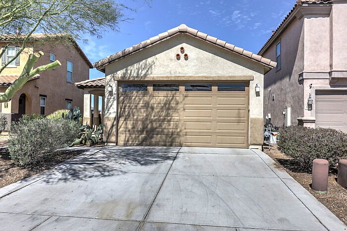 1st image of 894 W Calle Sauce Blanco