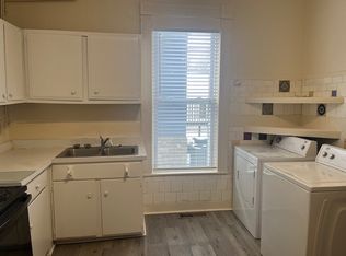 657 N Broadway #1, Lexington, KY