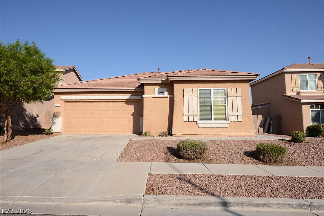 3 bed, 2.0 bath, 1403 sqft, $1,995 — Photo 1
