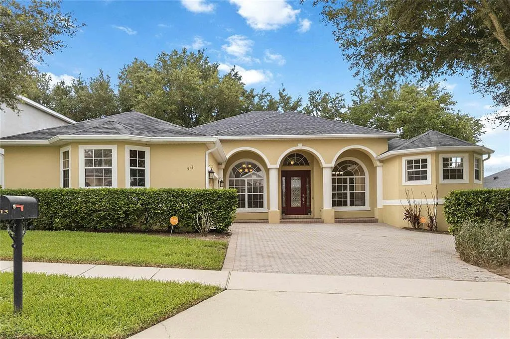 4 bed, 3.0 bath, 2807 sqft, $2,990 — Photo 1