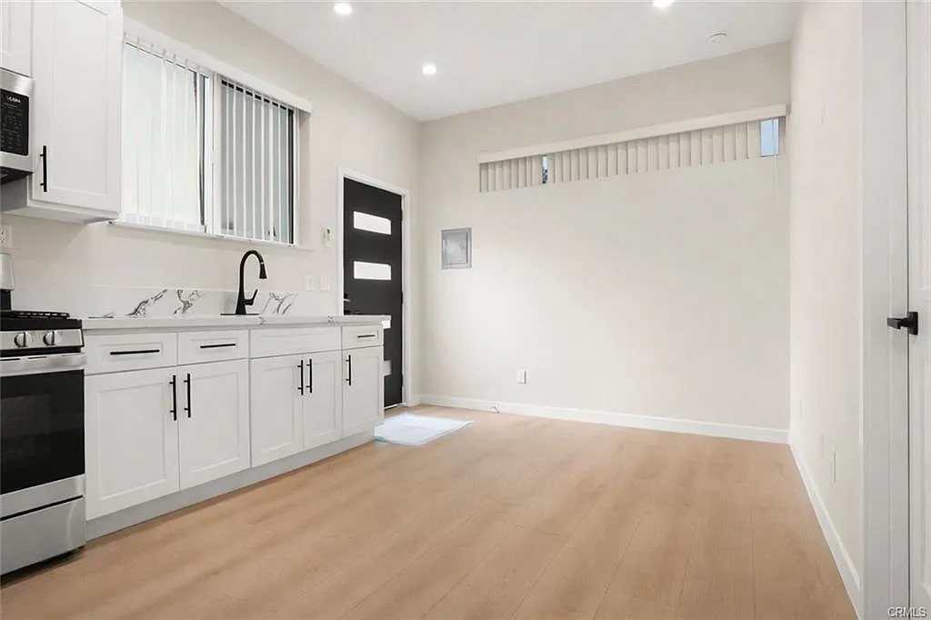 1 bed, 400 sqft, $2,000 — Photo 2