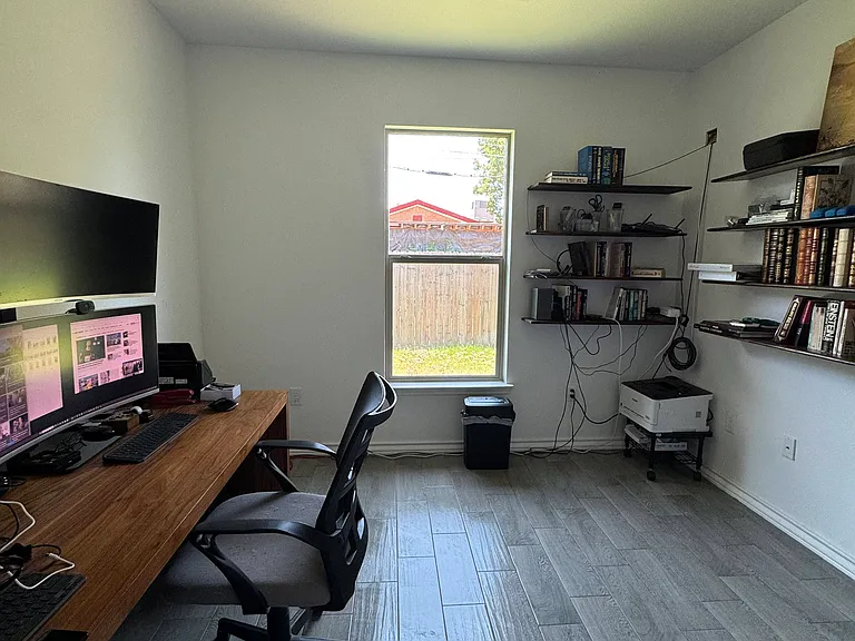 2403 Alamesa Dr — Photo 14