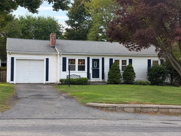 35 Fountain St, Milford, MA 01757