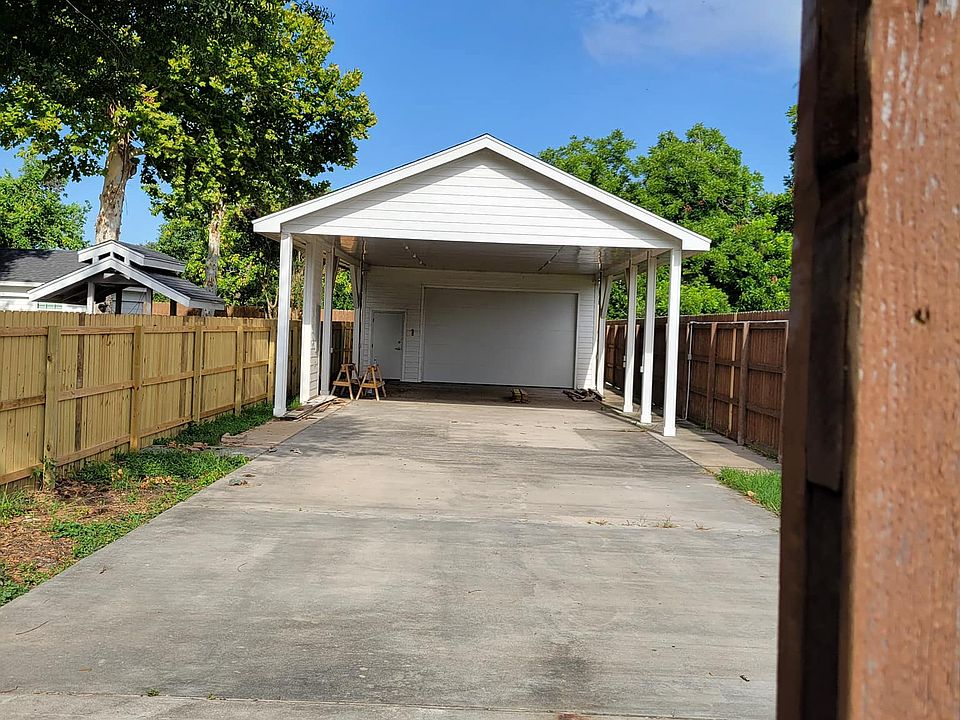 2nd image of 3312 Houston St #B
