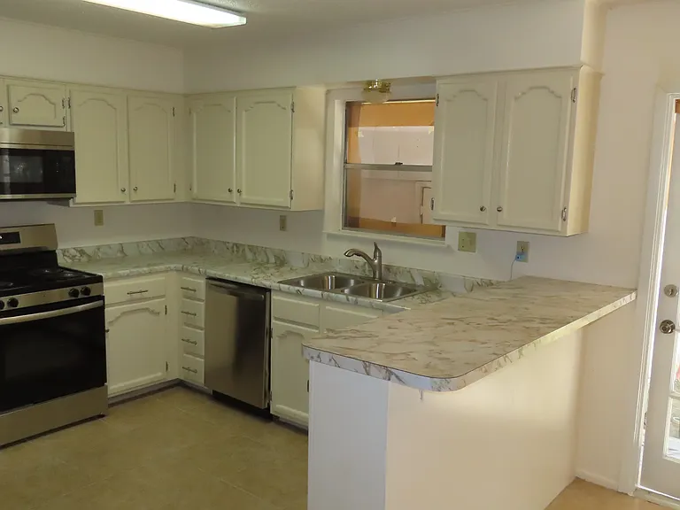 4004 Mount Laurel Dr — Photo 4