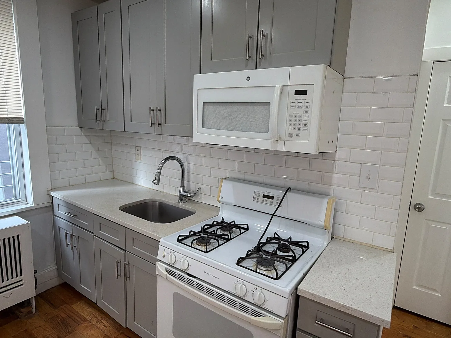 2 bed, $2,678 — Photo 2