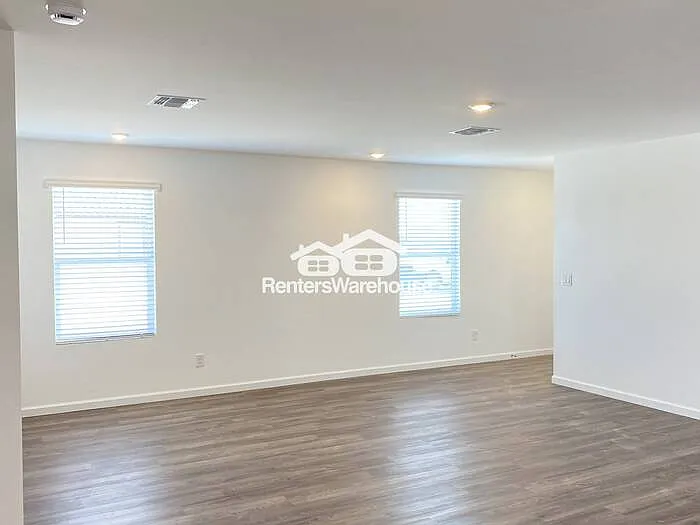 1428 W Hopi Dr — Photo 2