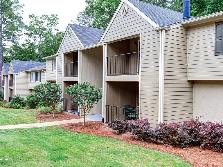 700 Riverchase Apartments — Photo 23