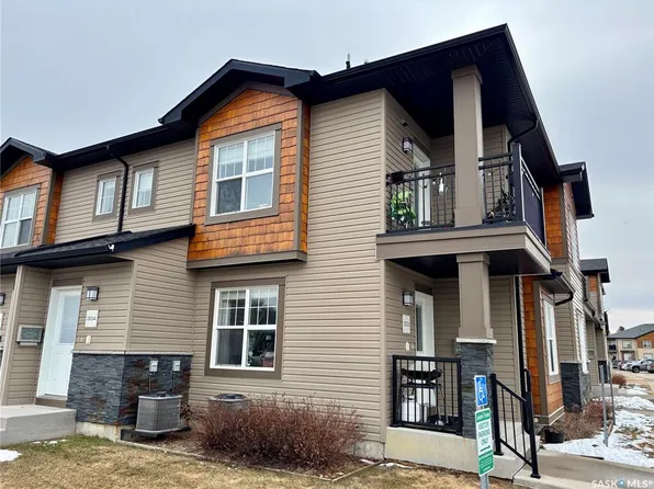 UNIT 304-2315 McClocklin ROAD, Saskatoon, SK S7R 0K8