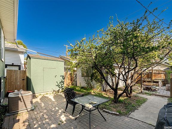 3rd image of 204 25th STREET W