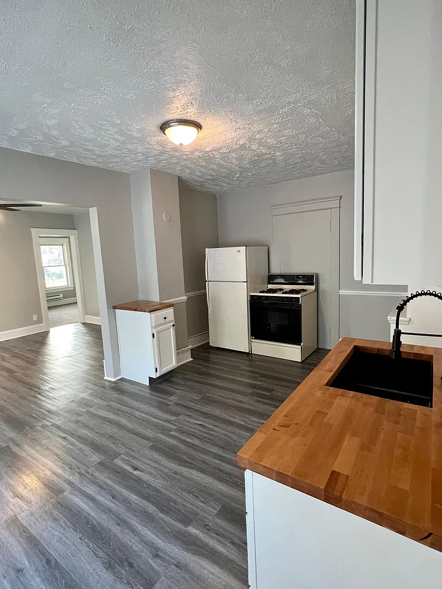 Building Photo - 3341 W 105th St #5