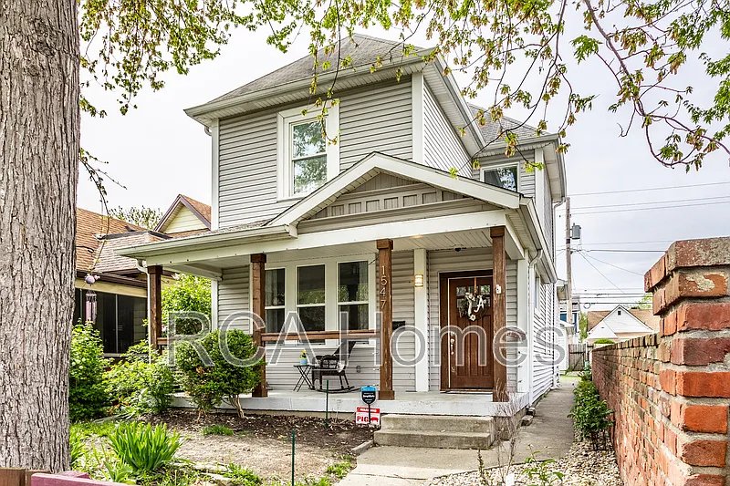 1547 Hoyt Ave