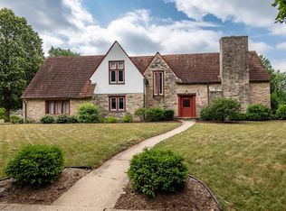 211 Oxford Rd, Waukesha, WI 53186