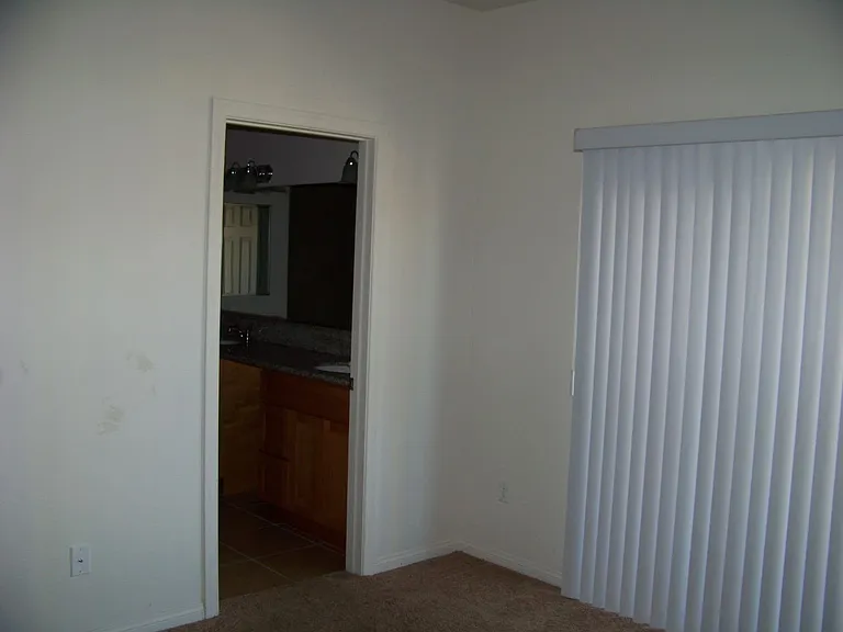 400 Hillside Dr — Photo 13