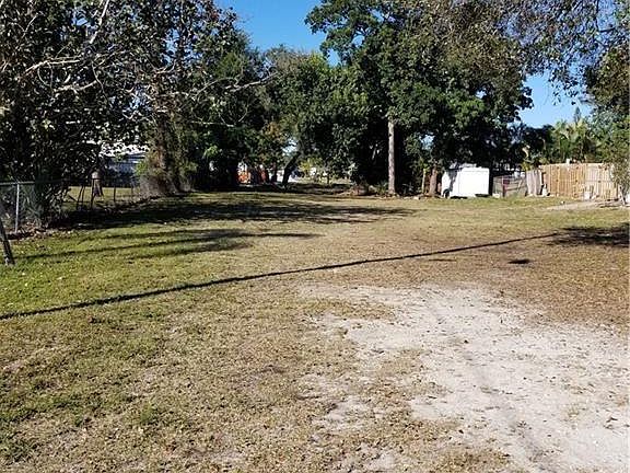 2nd image of 27358 Pullen Ave