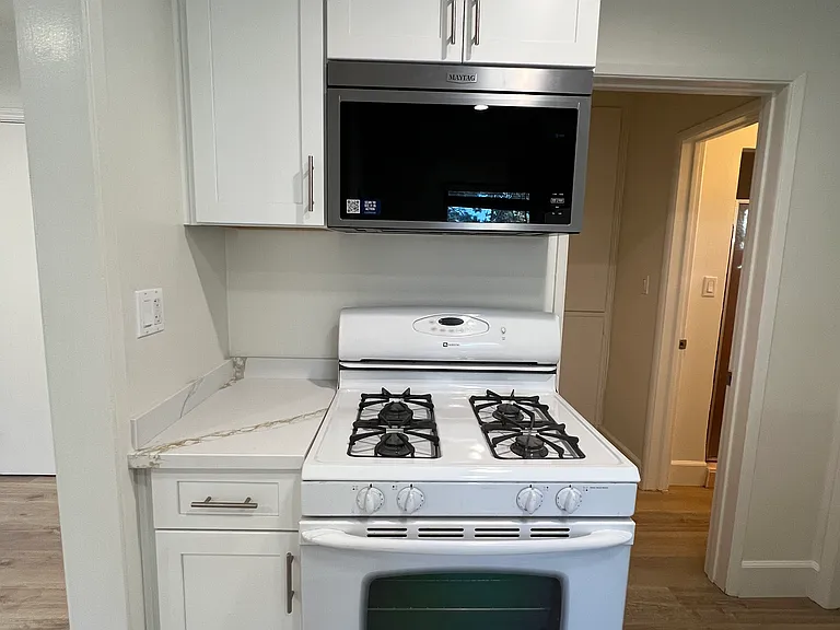 11662 Chandler Blvd — Photo 11