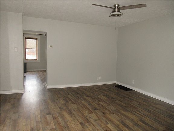 2nd image of 402 E Lincoln Ave
